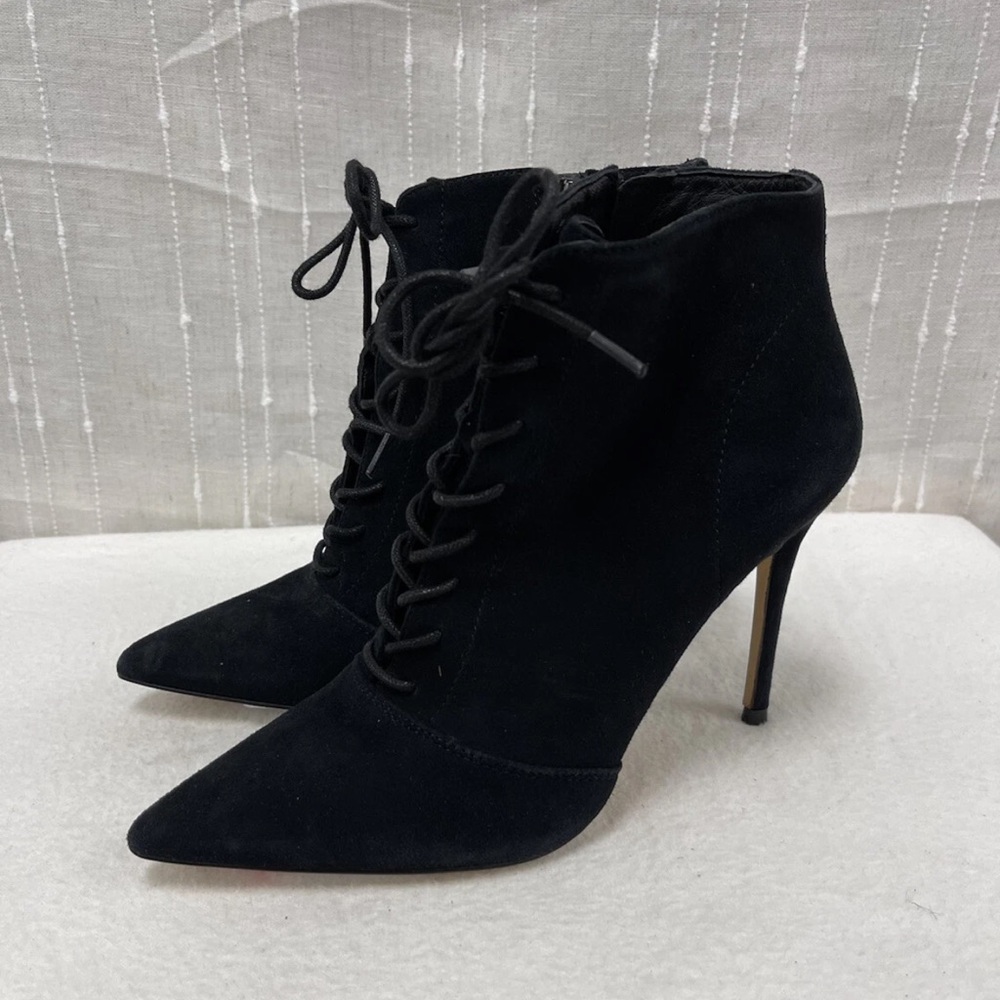 Something Navy Orchid Lace-Up Suede Bootie Heels in Black size 6.5